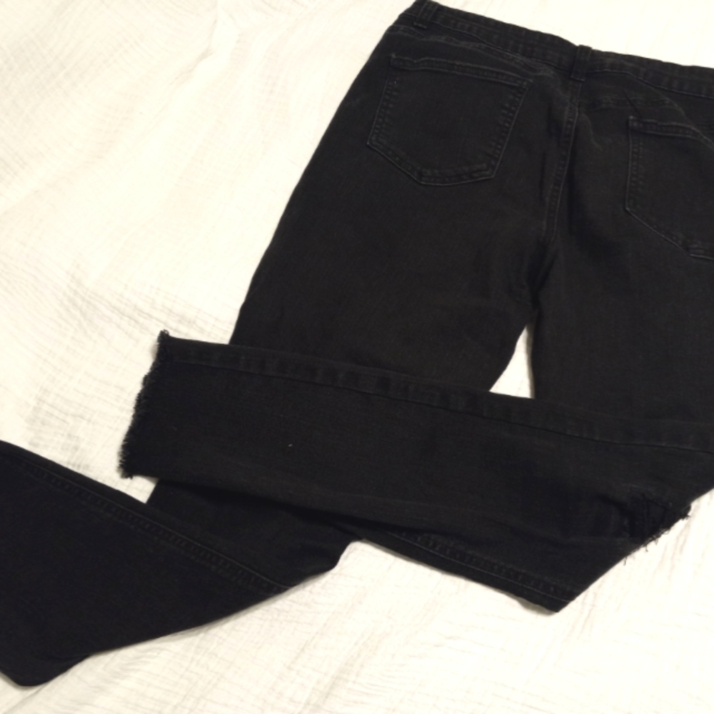 NOBO Distressed black jeans